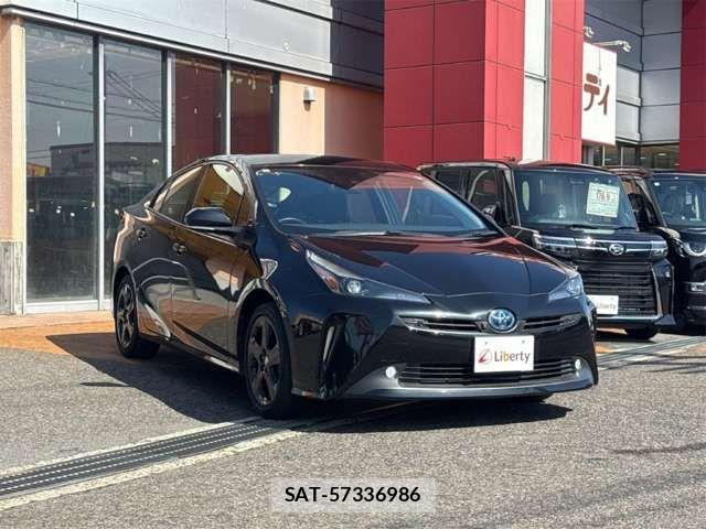 Toyota PRIUS 2021-10 8368142-12