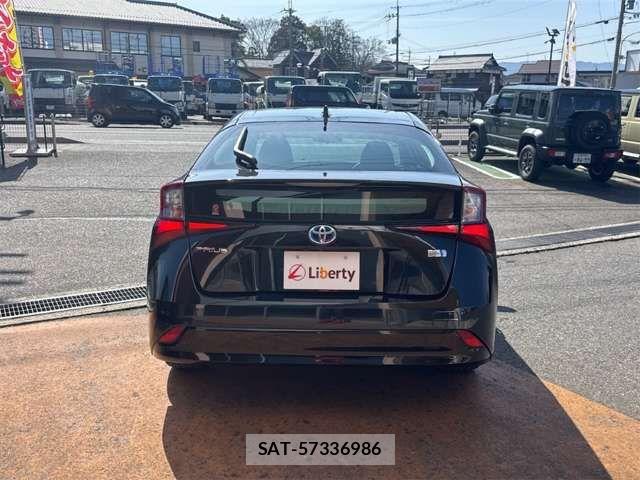 Toyota PRIUS 2021-10 8368142-15