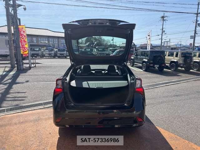 Toyota PRIUS 2021-10 8368142-17
