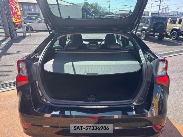 Toyota PRIUS 2021-10 8368142-18