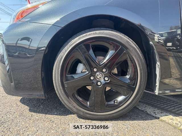 Toyota PRIUS 2021-10 8368142-3