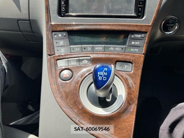 Toyota PRIUS 2009-08 8368211-18