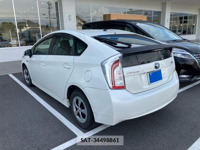 Toyota PRIUS 2012-03 8368182-3