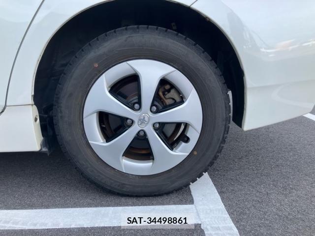 Toyota PRIUS 2012-03 8368182-4