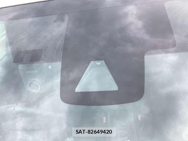 Toyota PRIUS 2016-08 8368154-13