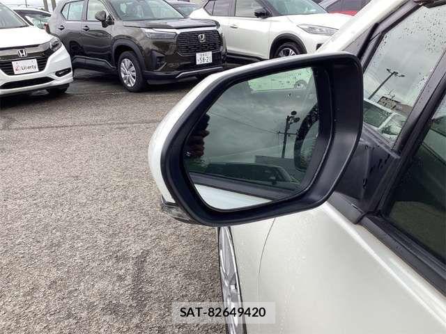Toyota PRIUS 2016-08 8368154-15