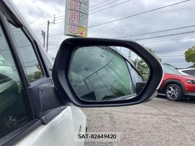 Toyota PRIUS 2016-08 8368154-18