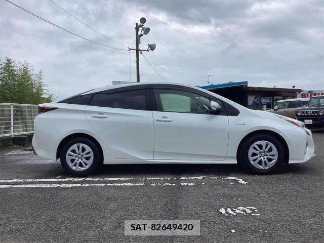 Toyota PRIUS 2016-08 8368154-7