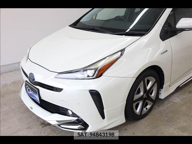 Toyota PRIUS 2019-05 8368157-12