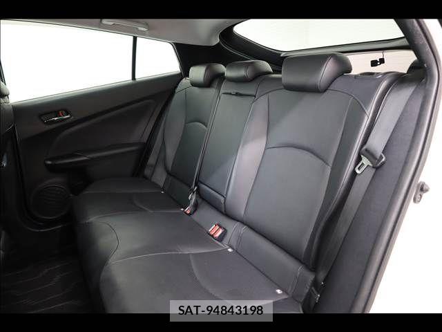 Toyota PRIUS 2019-05 8368157-18