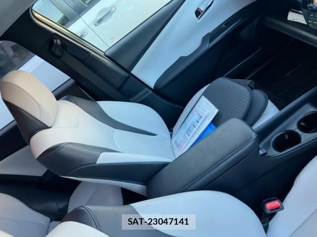 Toyota PRIUS 2016-01 8368167-11
