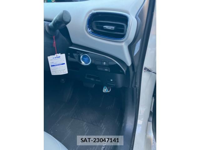Toyota PRIUS 2016-01 8368167-14