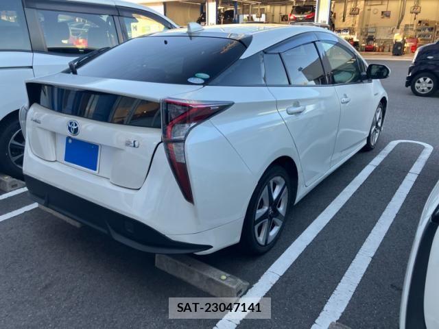 Toyota PRIUS 2016-01 8368167-3