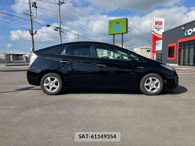 Toyota PRIUS 2012-01 8368178-17