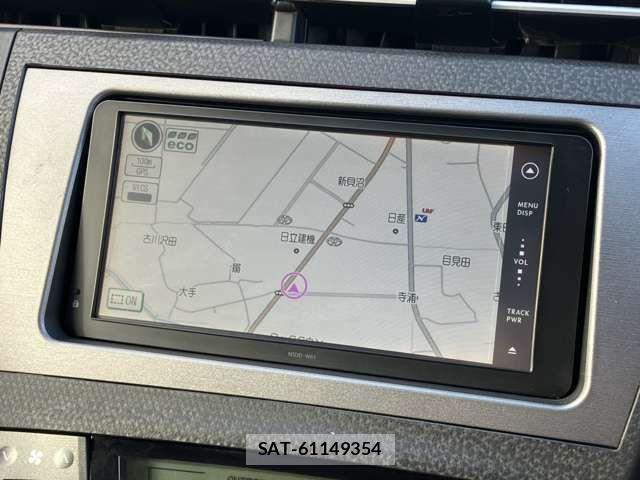 Toyota PRIUS 2012-01 8368178-3