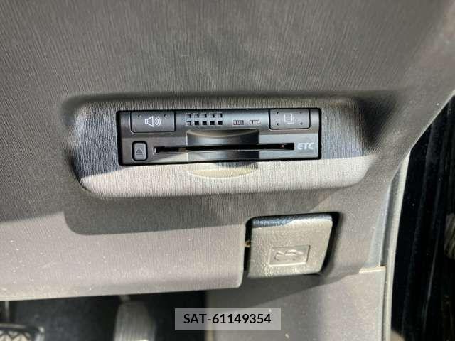 Toyota PRIUS 2012-01 8368178-4