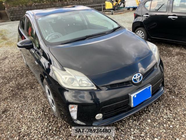 Toyota PRIUS 2014-09 8368180-1