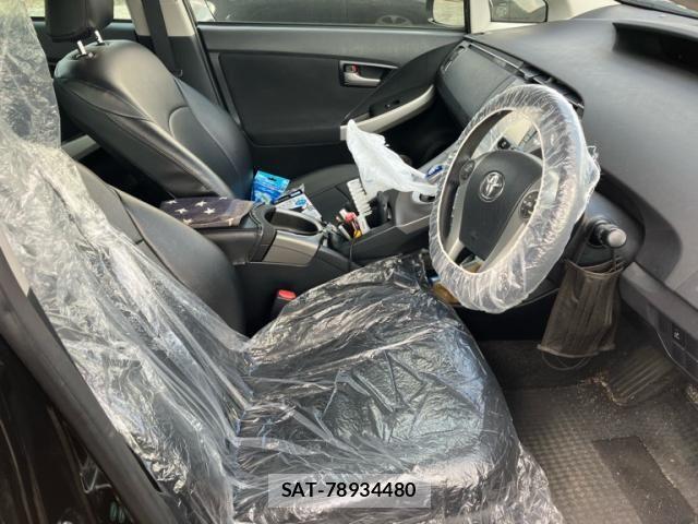 Toyota PRIUS 2014-09 8368180-24