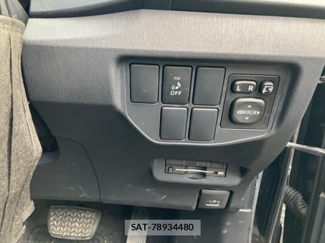 Toyota PRIUS 2014-09 8368180-26