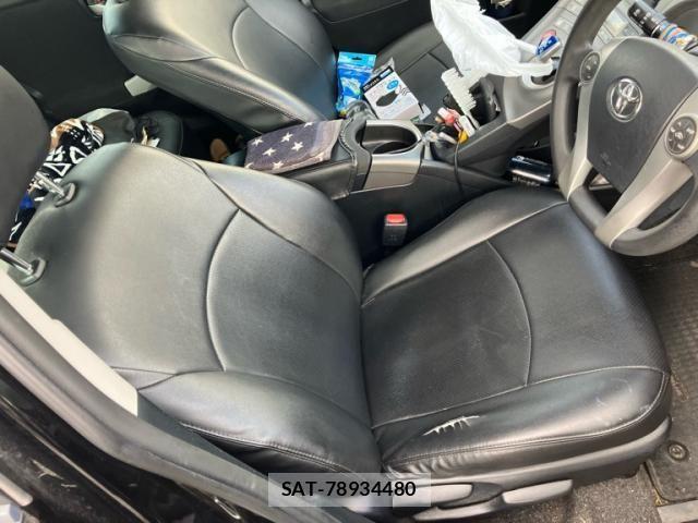 Toyota PRIUS 2014-09 8368180-27
