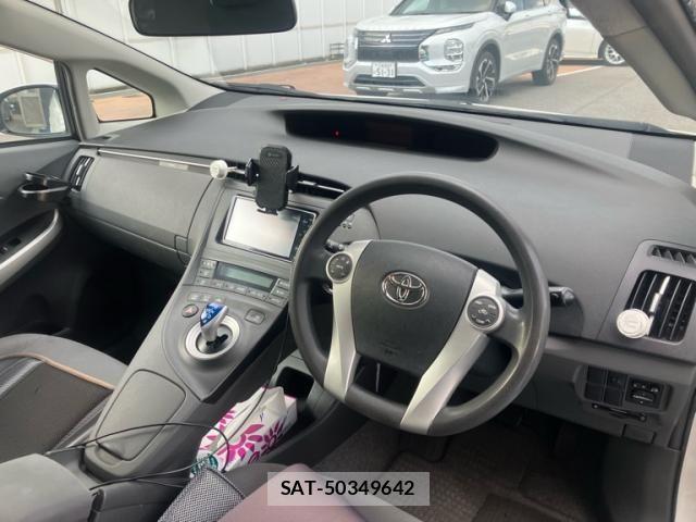 Toyota PRIUS 2010-02 8368205-9