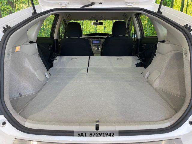 Toyota PRIUS 2013-01 8368170-9