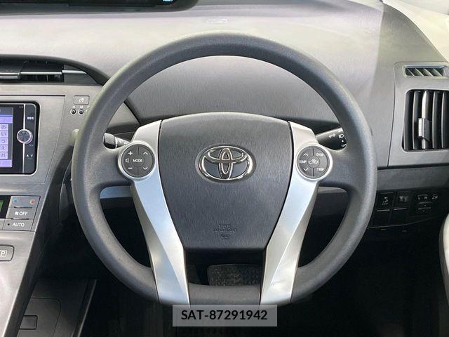 Toyota PRIUS 2013-01 8368170-10