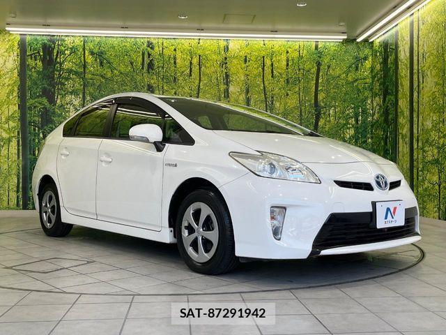 Toyota PRIUS 2013-01 8368170-15