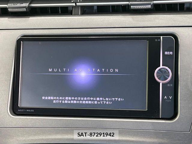 Toyota PRIUS 2013-01 8368170-2