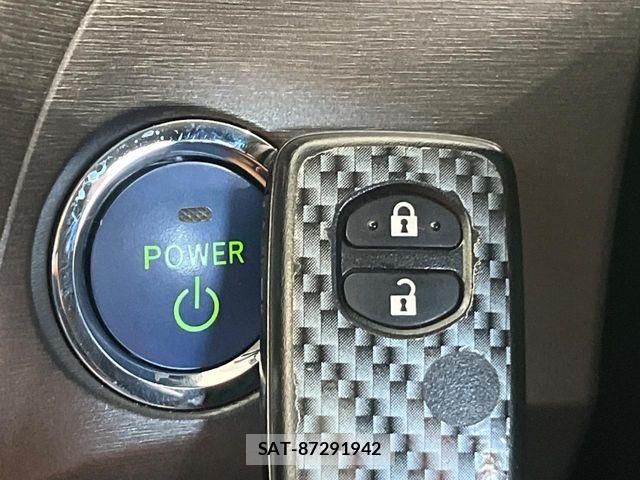 Toyota PRIUS 2013-01 8368170-4