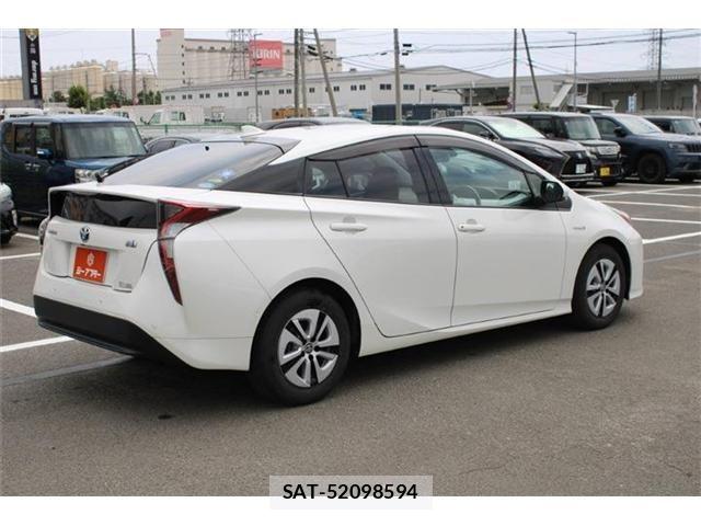 Toyota PRIUS 2016-03 8368160-9