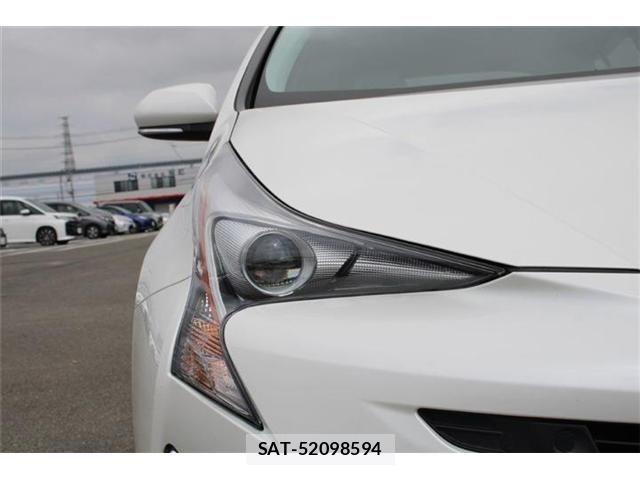 Toyota PRIUS 2016-03 8368160-16