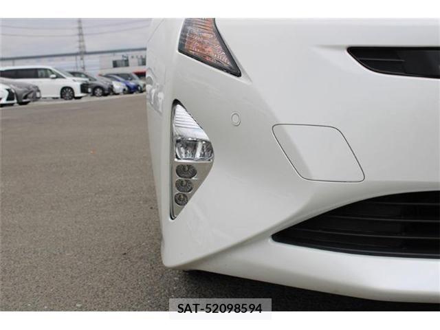 Toyota PRIUS 2016-03 8368160-17