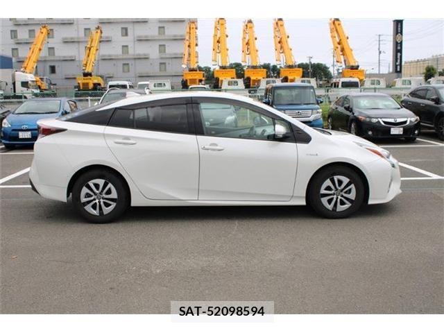 Toyota PRIUS 2016-03 8368160-8