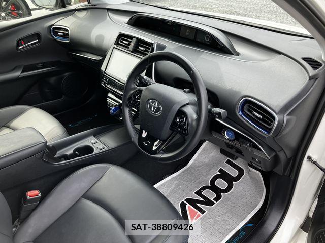 Toyota PRIUS 2020-06 8368134-10