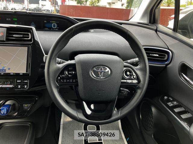 Toyota PRIUS 2020-06 8368134-12