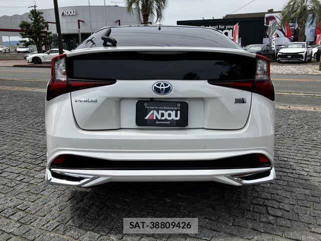 Toyota PRIUS 2020-06 8368134-6