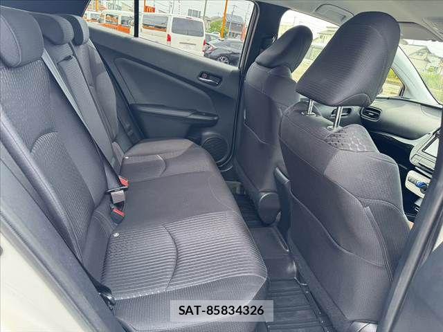 Toyota PRIUS 2018-10 8368164-16