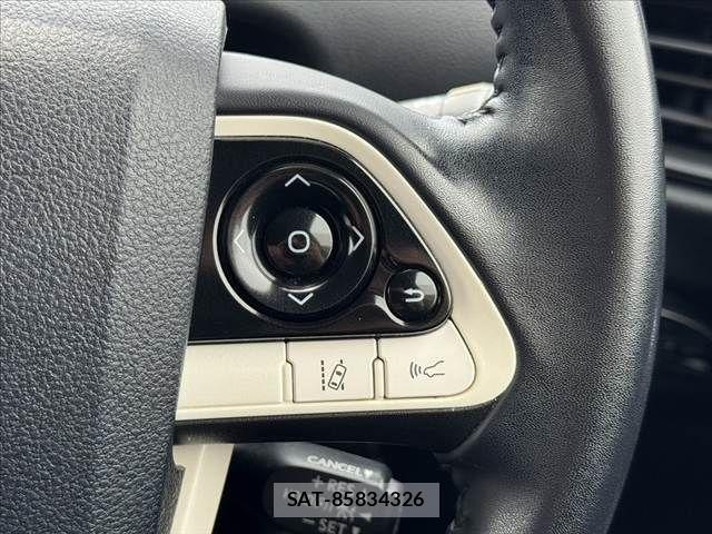 Toyota PRIUS 2018-10 8368164-4