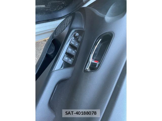 Toyota PRIUS 2017-02 8368172-11