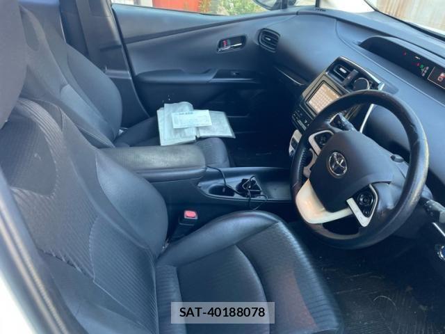Toyota PRIUS 2017-02 8368172-12