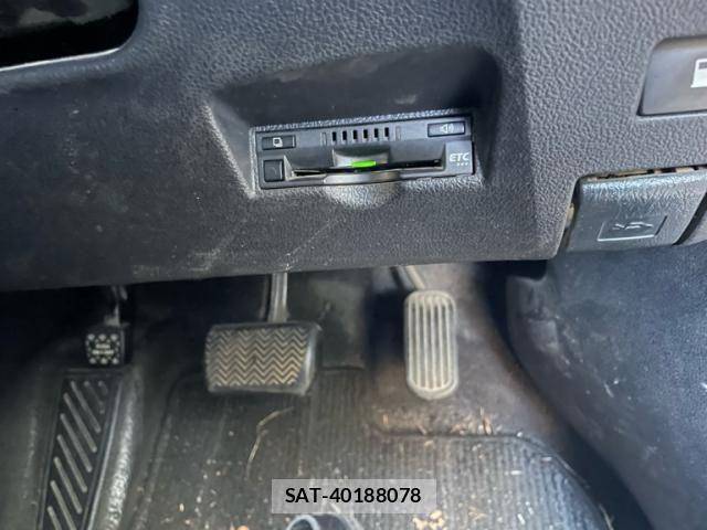 Toyota PRIUS 2017-02 8368172-14