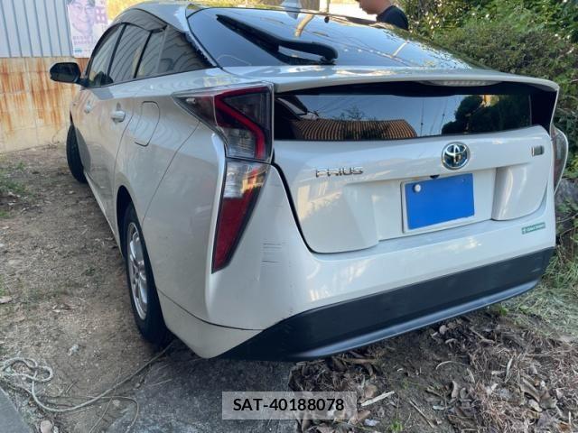 Toyota PRIUS 2017-02 8368172-1