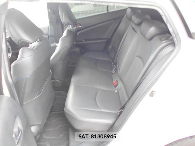 Toyota PRIUS 2019-04 8368159-9