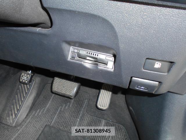 Toyota PRIUS 2019-04 8368159-17
