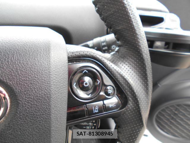 Toyota PRIUS 2019-04 8368159-21