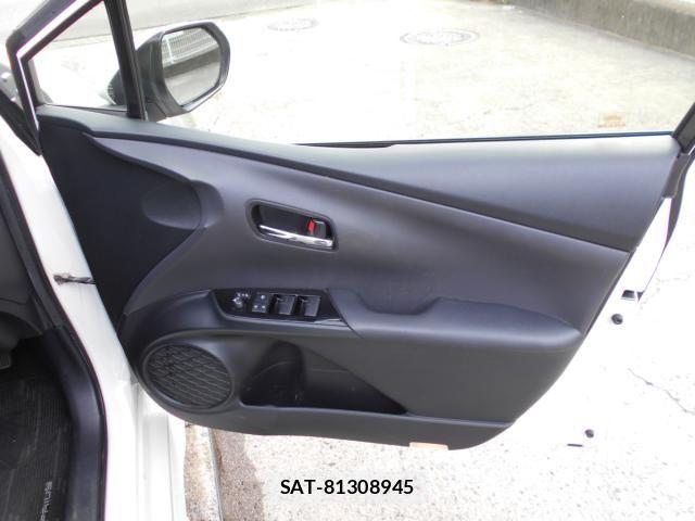 Toyota PRIUS 2019-04 8368159-24