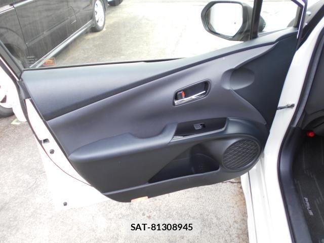 Toyota PRIUS 2019-04 8368159-25