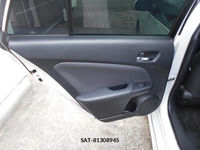 Toyota PRIUS 2019-04 8368159-27