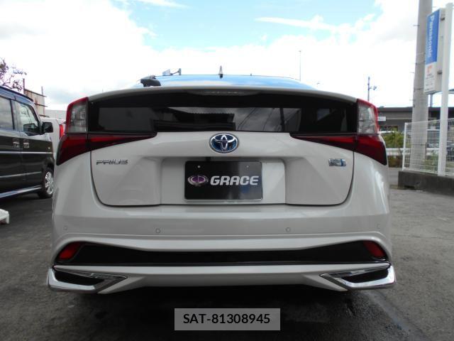 Toyota PRIUS 2019-04 8368159-4